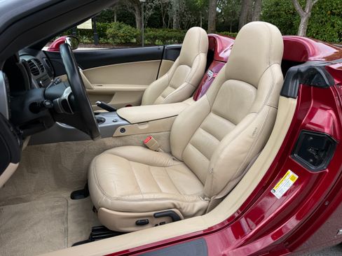 Used 2006 Chevrolet Corvette Convertible RWD image 13