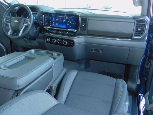 Used 2023 Chevrolet Silverado 1500 LT image 4