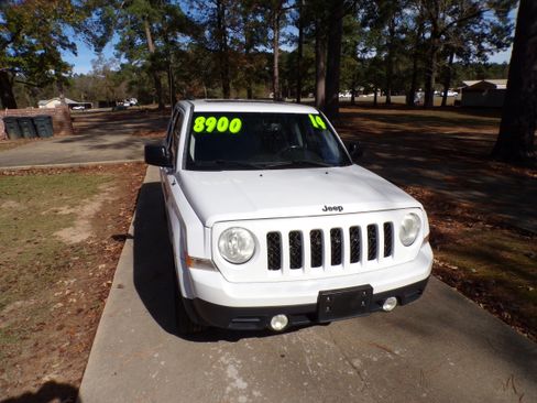 Used 2014 Jeep Patriot Limited image 7