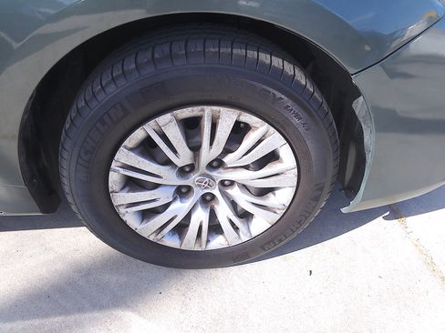 Used 2012 Toyota Camry LE image 38