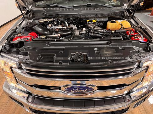 Used 2017 Ford F250 Lariat image 11