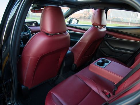 Used 2021 MAZDA MAZDA3 w/ Premium Package image 17