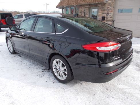 Used 2019 Ford Fusion SE image 7