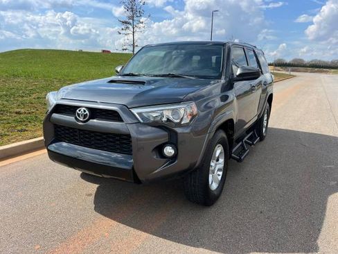 Used 2018 Toyota 4Runner SR5 image 1