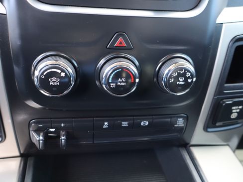 Used 2013 RAM 2500 SLT image 30