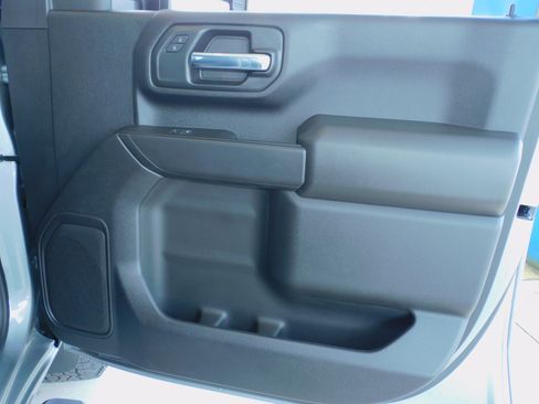 Used 2025 Chevrolet Silverado 2500 Custom image 27