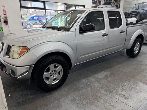 Used 2008 Nissan Frontier 2WD Crew Cab image 17