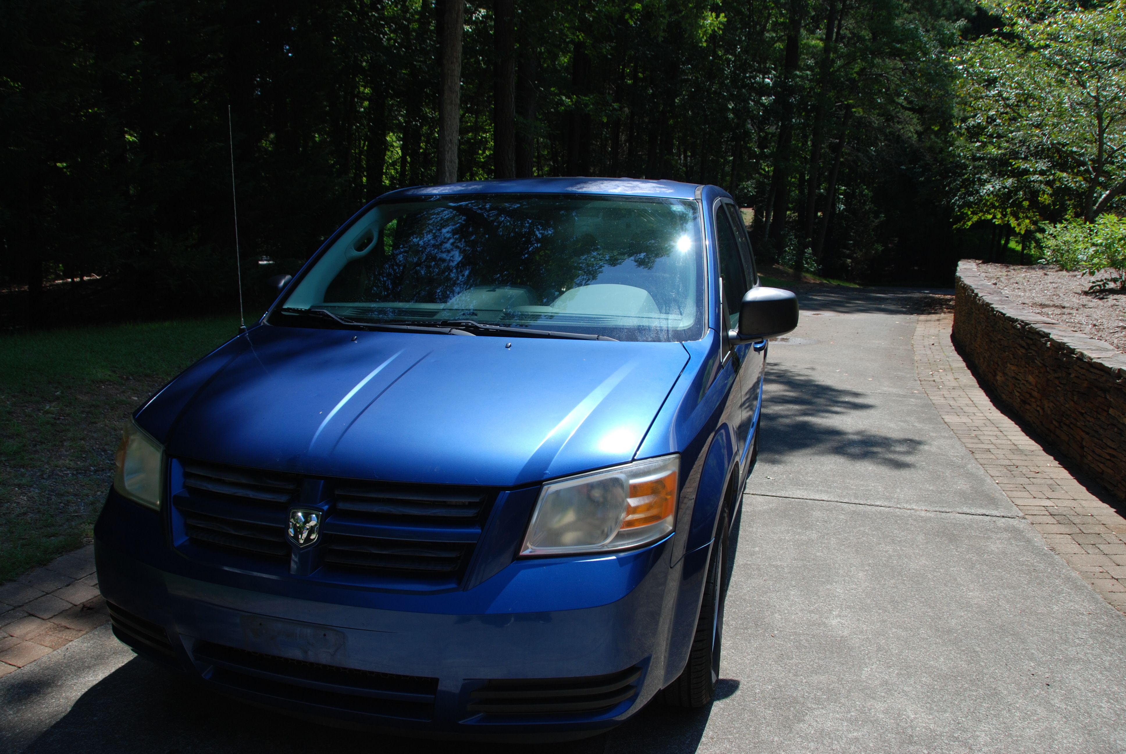 Used 2010 Dodge Grand Caravan SE FWD image 3