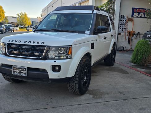 Used 2015 Land Rover LR4 HSE LUX image 19