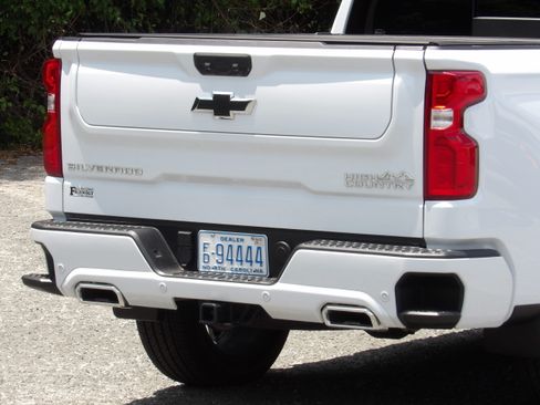 Used 2026 Chevrolet Silverado 1500 4x4 Crew Cab High Country image 15