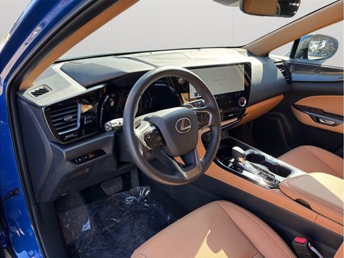 Used 2025 Lexus NX 250 250 Premium Sport Utility 4D w/ Accessory Package (K3) image 6