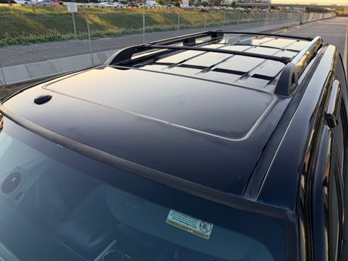 Used 2010 Ford Expedition Limited image 9