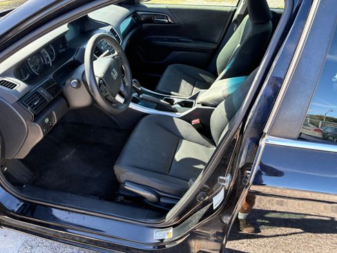 Used 2017 Honda Accord LX image 11