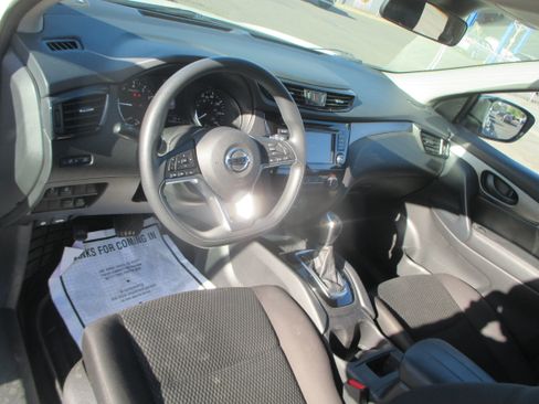 Used 2020 Nissan Rogue Sport FWD image 8