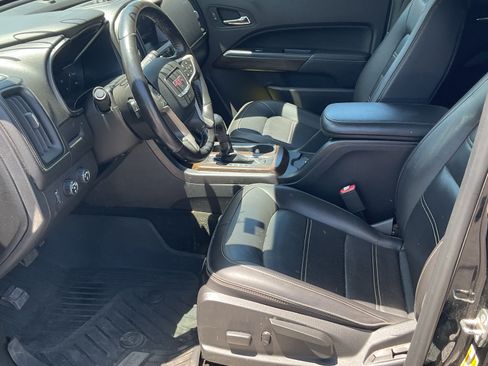Used 2018 GMC Canyon 4x4 Crew Cab Denali image 10