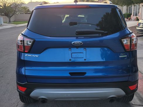 Used 2018 Ford Escape SE image 7