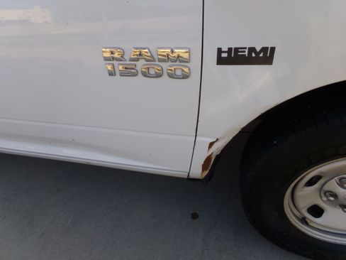 Used 2015 RAM 1500 SLT image 9