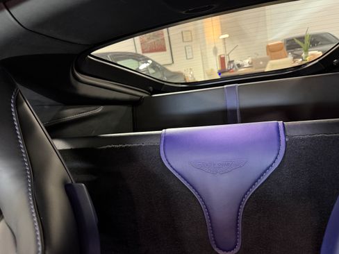 Used 2019 Aston Martin V8 Vantage Coupe RWD image 28