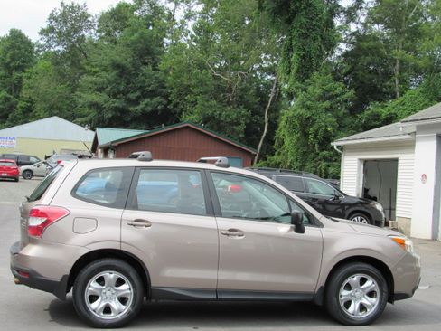 Used 2014 Subaru Forester 2.5i AWD/4WD image 10