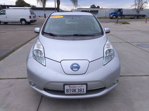 Used 2017 Nissan Leaf S image 5