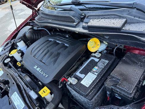 Used 2018 Dodge Grand Caravan SXT image 14