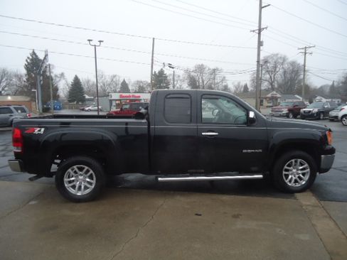 Used 2010 GMC Sierra 1500 SLE image 1