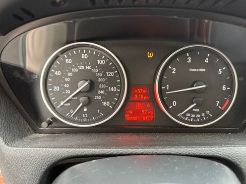 Used 2011 BMW X5 xDrive50i image 23