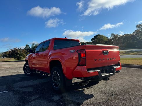 Used 2024 Toyota Tacoma TRD Sport image 6
