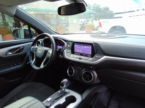 Used 2020 Chevrolet Blazer LT image 31