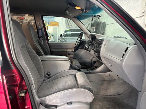 Used 1995 Ford Explorer Eddie Bauer image 13