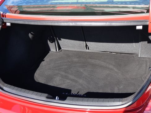 Used 2017 Hyundai Elantra Limited image 33