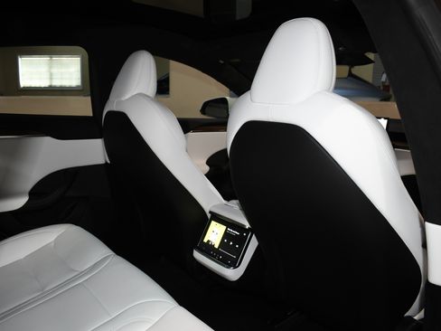 Used 2023 Tesla Model S Long Range image 25