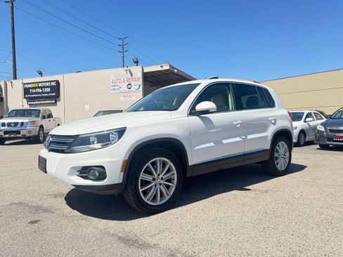 Used 2012 Volkswagen Tiguan FWD image 3