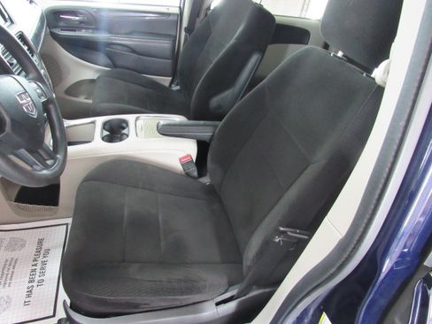 Used 2012 Dodge Grand Caravan SXT FWD image 11