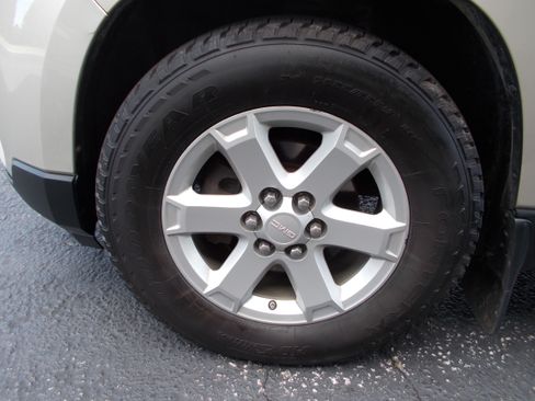 Used 2015 GMC Acadia SLE image 9