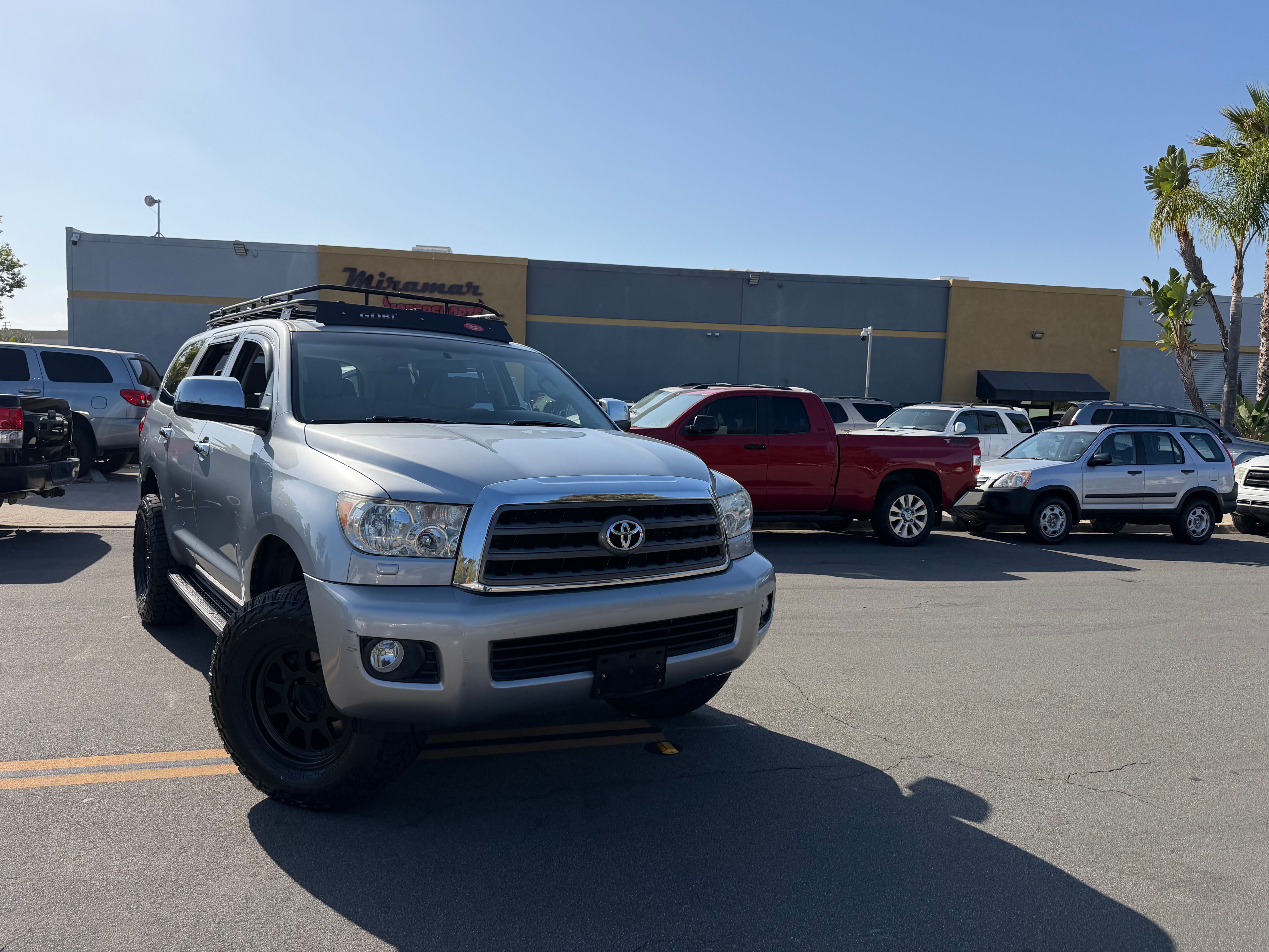 Used 2014 Toyota Sequoia 4WD SR5 image 1
