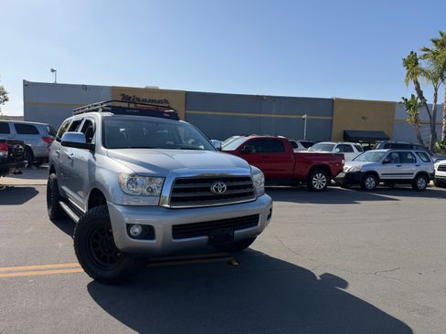Used 2014 Toyota Sequoia 4WD SR5 image 1