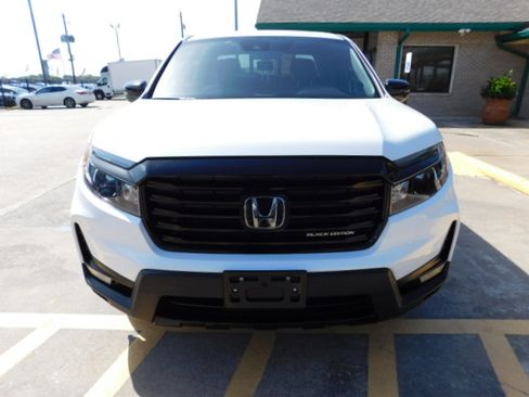 Used 2023 Honda Ridgeline AWD Black Edition image 3