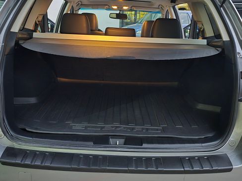 Used 2011 Subaru Outback 2.5i Limited image 24