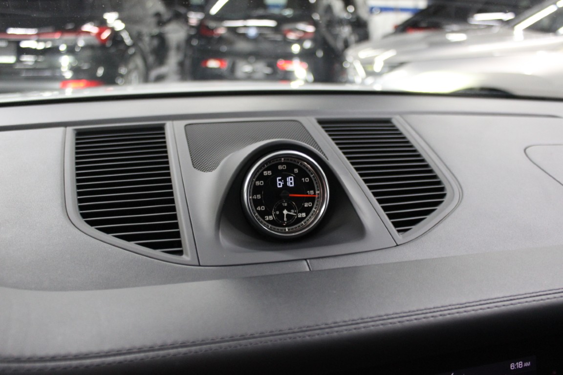 Used 2021 Porsche Macan GTS AWD/4WD image 18