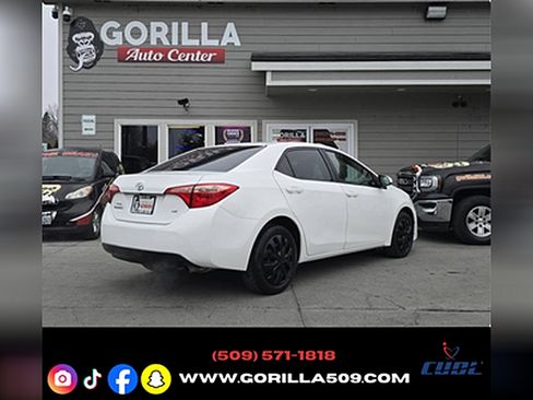 Used 2017 Toyota Corolla image 7