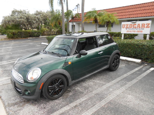 Used 2013 MINI Cooper Hardtop FWD image 1