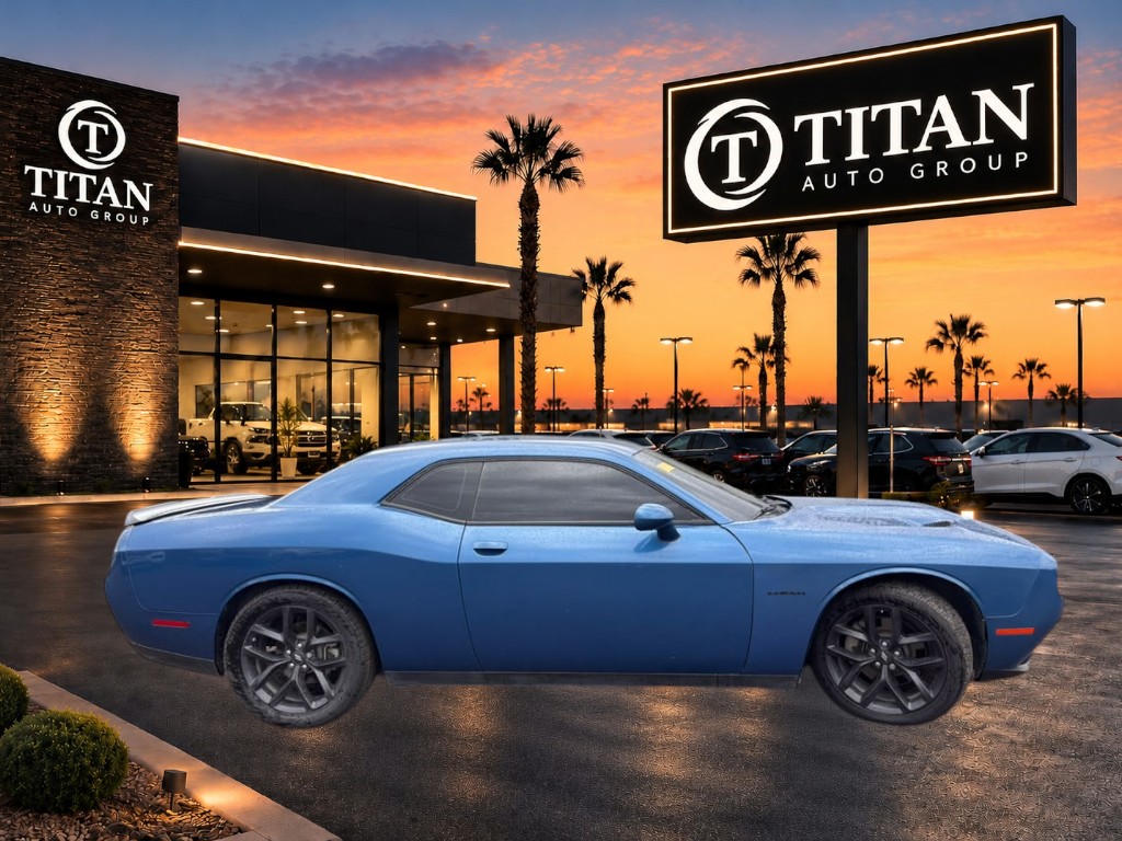 Used 2022 Dodge Challenger R/T RWD image 11