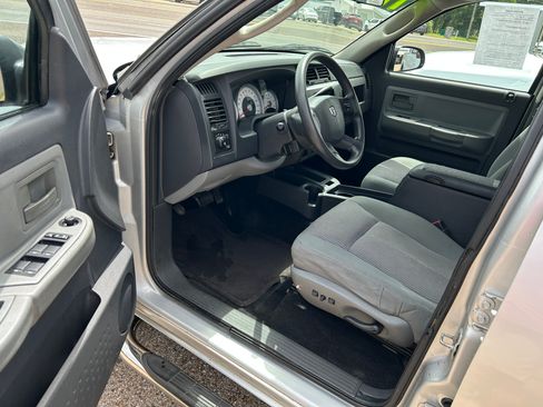Used 2008 Dodge Dakota 2WD Crew Cab image 4