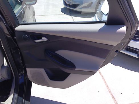 Used 2013 Ford Focus Electric Hatchback FWD image 12