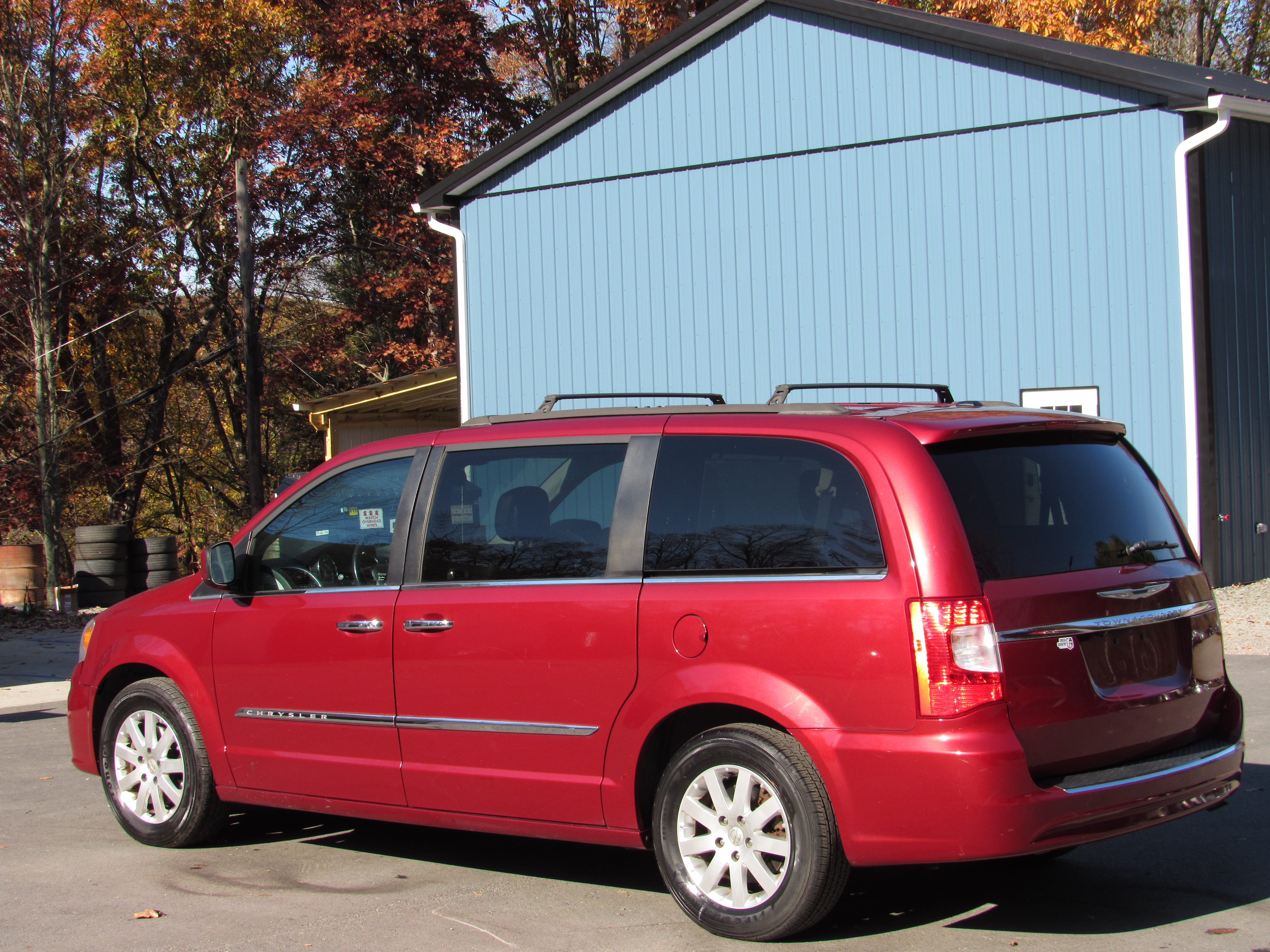 Used 2015 Chrysler Town & Country Touring FWD image 6