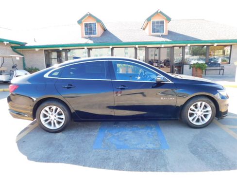 Used 2018 Chevrolet Malibu LT image 10