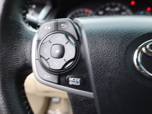 Used 2012 Toyota Camry XLE image 22