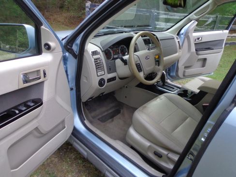 Used 2009 Ford Escape 2WD Hybrid image 10
