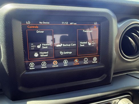 Used 2021 Jeep Gladiator Sport image 18